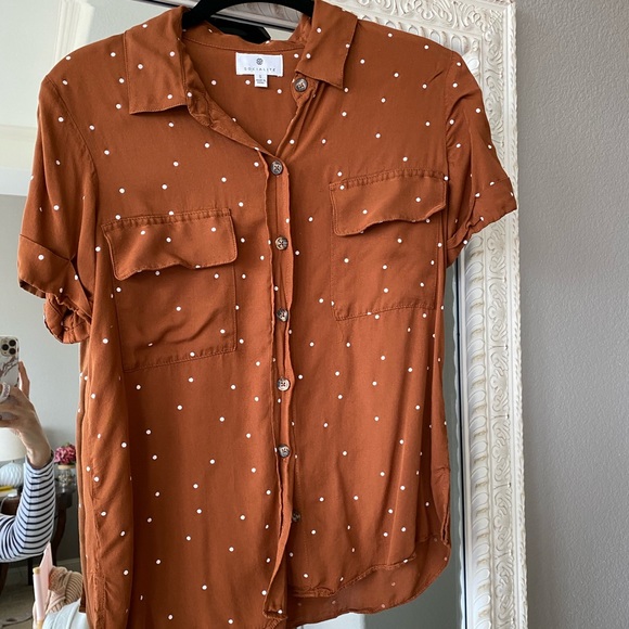 Button down top - Picture 2 of 4